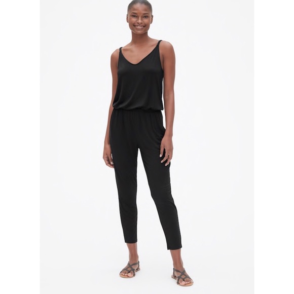 Gap strappy cami jumpsuit Clearance